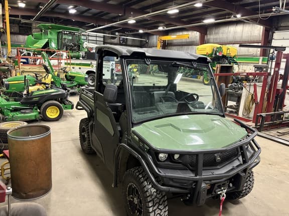 Image of John Deere XUV 835M equipment image 4