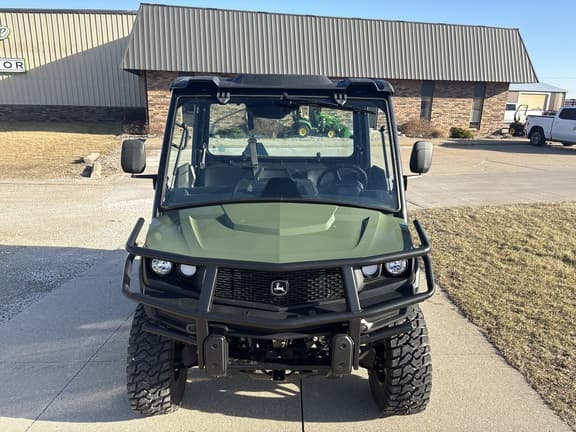 Image of John Deere XUV 835M equipment image 1