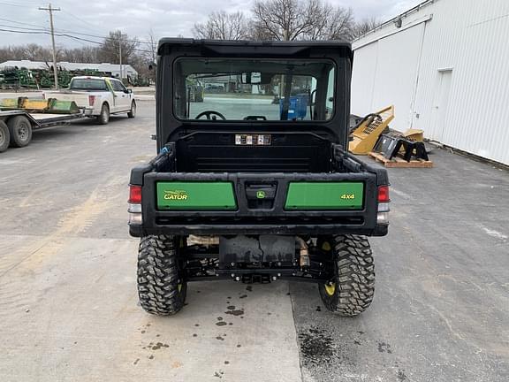 Image of John Deere XUV 835M equipment image 3