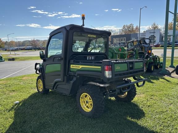 Image of John Deere XUV 835M equipment image 3