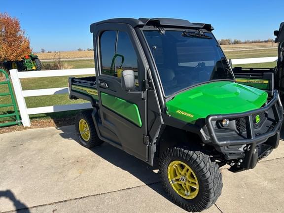 Image of John Deere XUV 835M Primary image