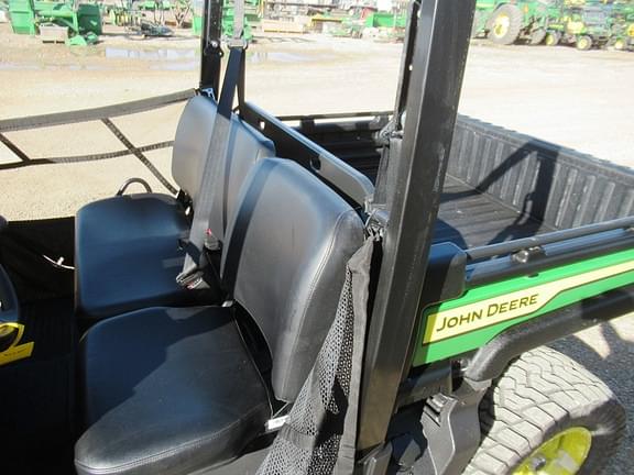 Image of John Deere XUV 835M equipment image 4