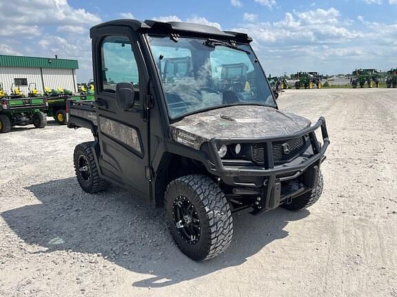 Image of John Deere XUV 835M equipment image 1