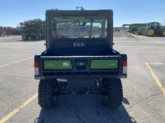 Image of John Deere XUV 835M equipment image 3