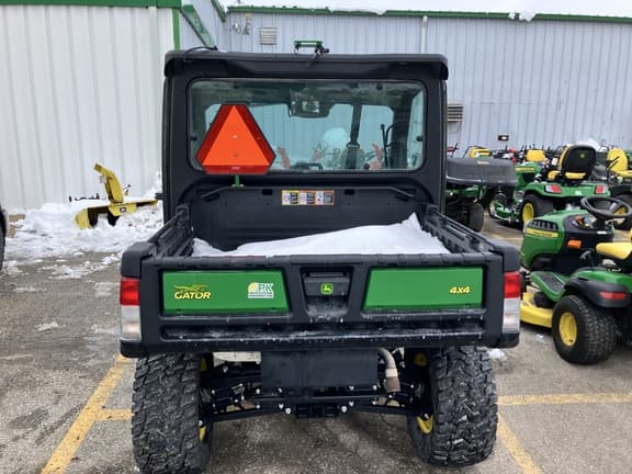 Image of John Deere XUV 835M equipment image 2