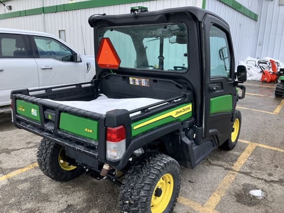 Image of John Deere XUV 835M equipment image 1