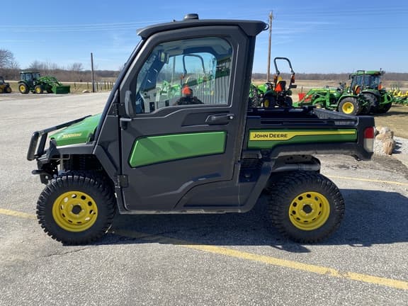 Image of John Deere XUV 835M equipment image 1