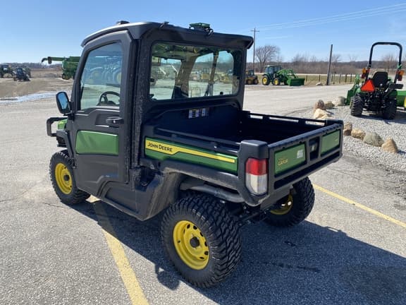 Image of John Deere XUV 835M equipment image 2