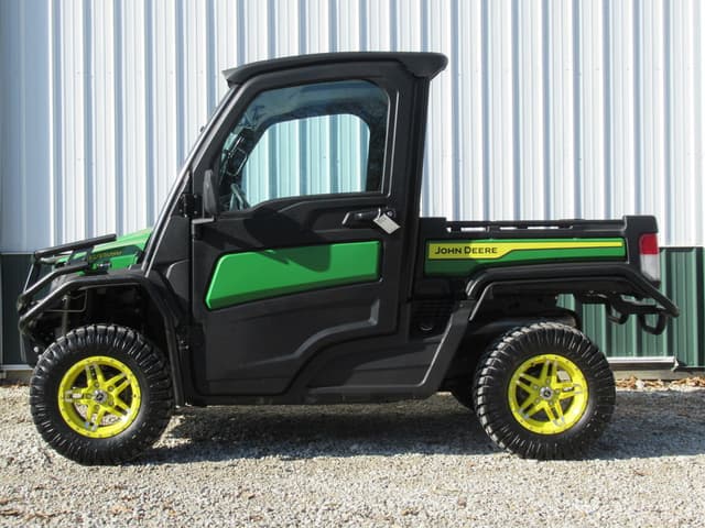 Image of John Deere XUV 835M equipment image 2