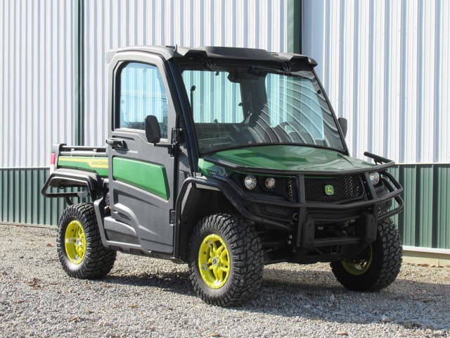 Image of John Deere XUV 835M equipment image 1
