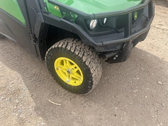 Image of John Deere XUV 835M equipment image 1