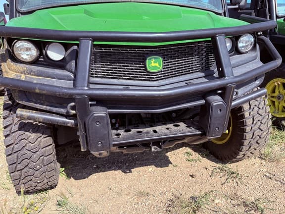 Image of John Deere XUV 835M equipment image 3