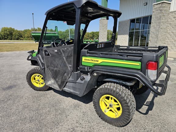 Image of John Deere XUV 835M equipment image 1