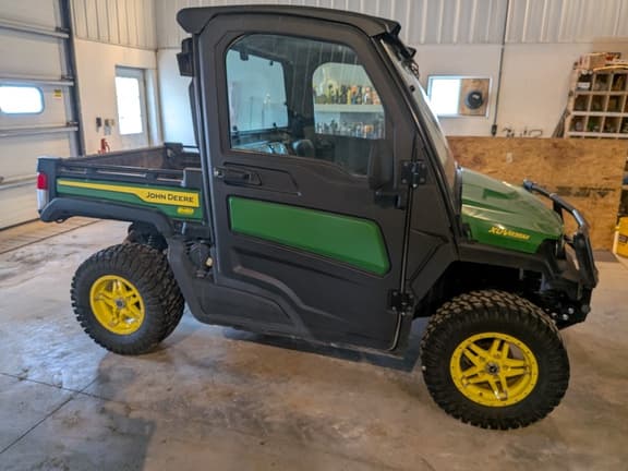 Image of John Deere XUV 835M equipment image 2