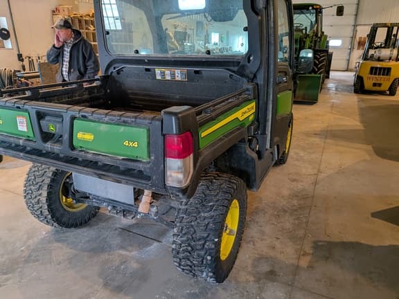 Image of John Deere XUV 835M equipment image 1