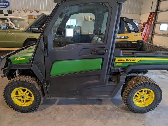 Image of John Deere XUV 835M equipment image 4
