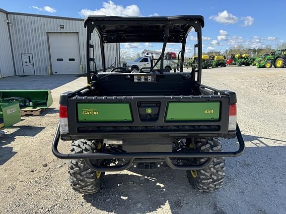 Image of John Deere XUV 835M equipment image 3