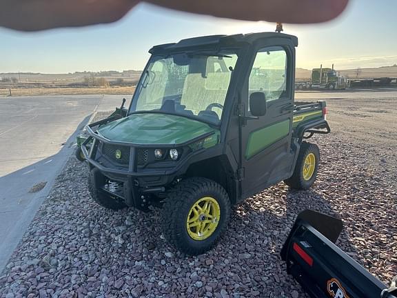 Image of John Deere XUV 835M equipment image 2