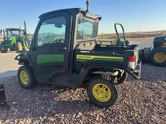 Image of John Deere XUV 835M equipment image 3