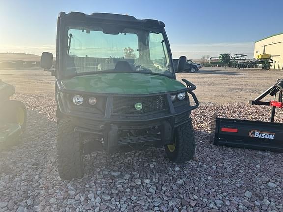 Image of John Deere XUV 835M equipment image 1