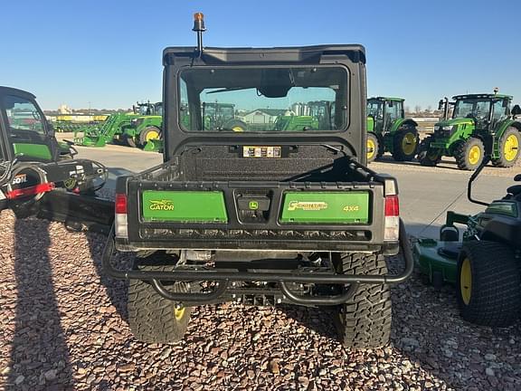 Image of John Deere XUV 835M equipment image 4