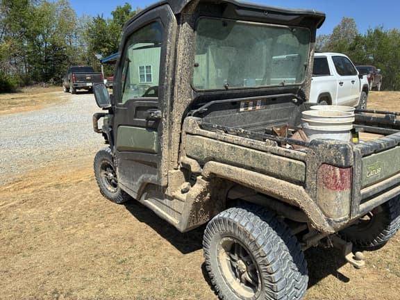 Image of John Deere XUV 835M equipment image 3