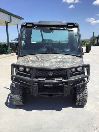 Image of John Deere XUV 835M equipment image 1
