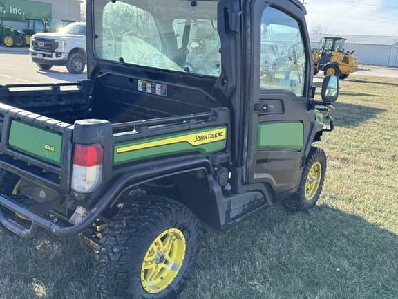 Image of John Deere XUV 835M equipment image 2