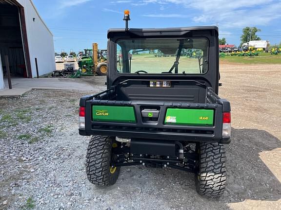 Image of John Deere XUV 835M equipment image 3