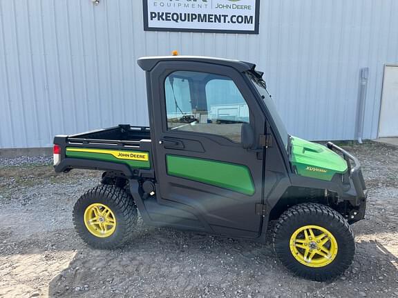 Image of John Deere XUV 835M equipment image 1