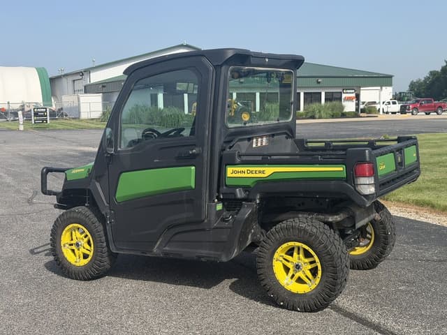 Image of John Deere XUV 835M equipment image 2