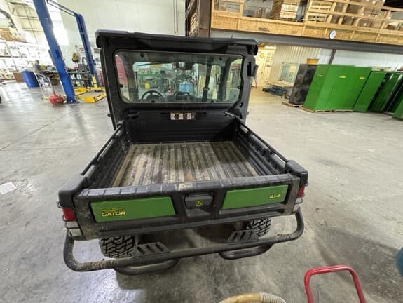 Image of John Deere XUV 835M equipment image 3