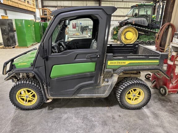 Image of John Deere XUV 835M equipment image 1
