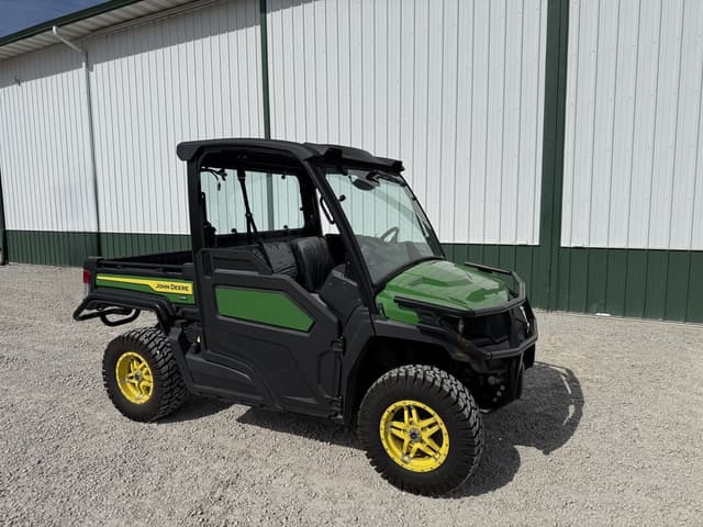 Image of John Deere XUV 835M equipment image 1