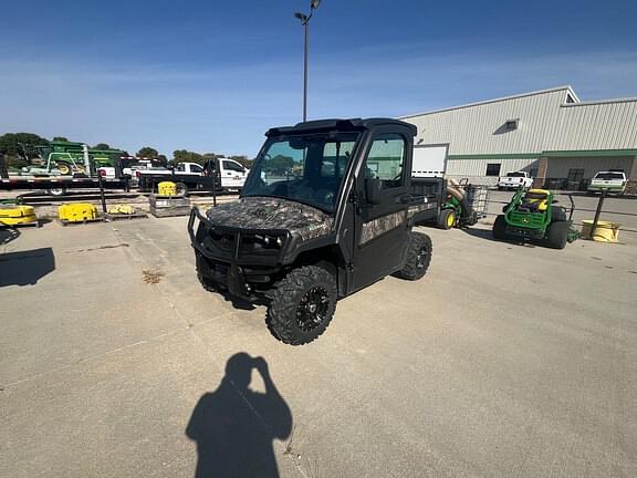 Image of John Deere XUV 835M equipment image 1