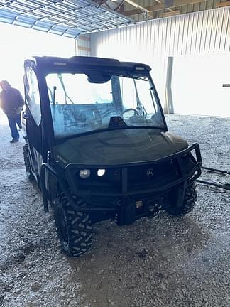 Image of John Deere XUV 835M equipment image 2