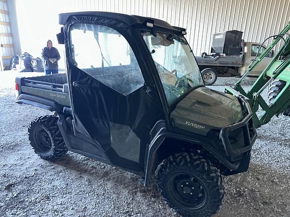 Image of John Deere XUV 835M equipment image 1