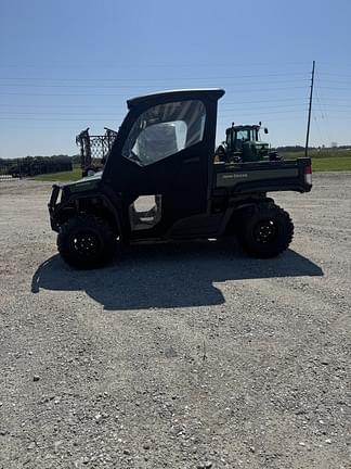 Image of John Deere XUV 835M equipment image 2