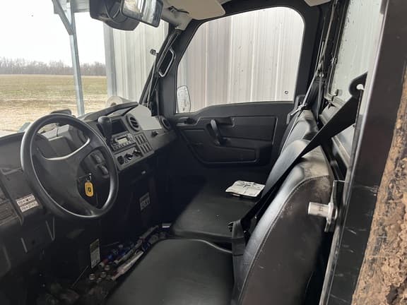 Image of John Deere XUV 835M equipment image 4