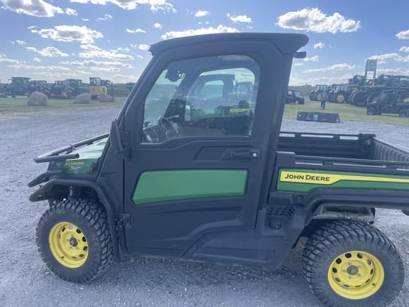 Image of John Deere XUV 835M equipment image 2