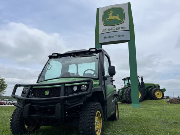 Image of John Deere XUV 835M equipment image 1