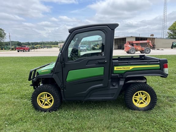 Image of John Deere XUV 835M equipment image 2