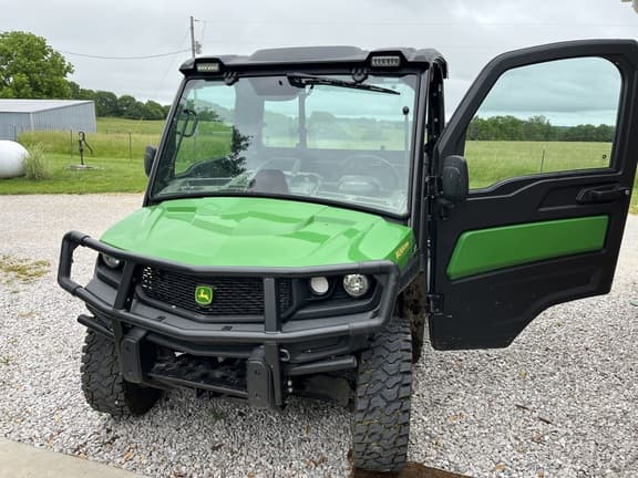 Image of John Deere XUV 835M equipment image 2