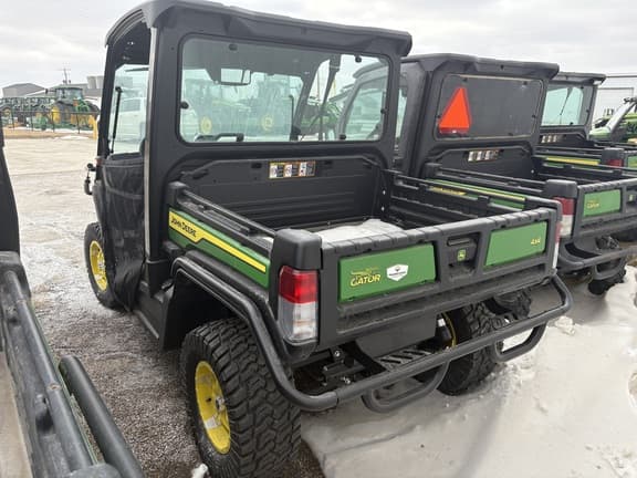 Image of John Deere XUV 835M equipment image 2
