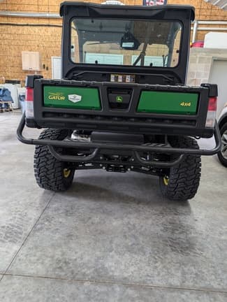 Image of John Deere XUV 835M equipment image 4