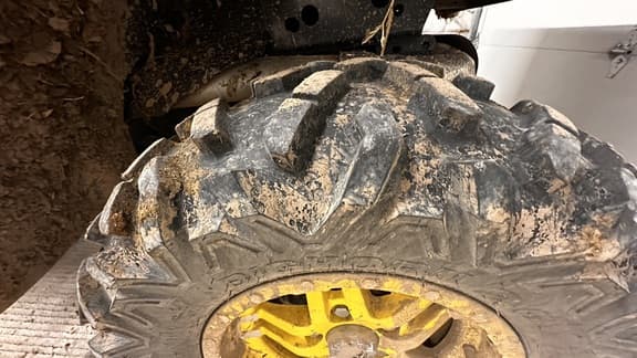 Image of John Deere XUV 835M equipment image 2