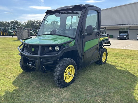2024 John Deere XUV 835M Equipment Image0