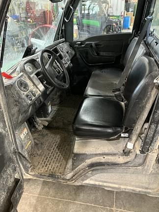 Image of John Deere XUV 835M equipment image 4