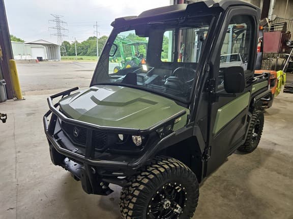 Image of John Deere XUV 835M Primary image