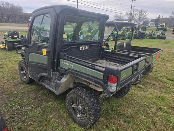 Image of John Deere XUV 835M equipment image 2